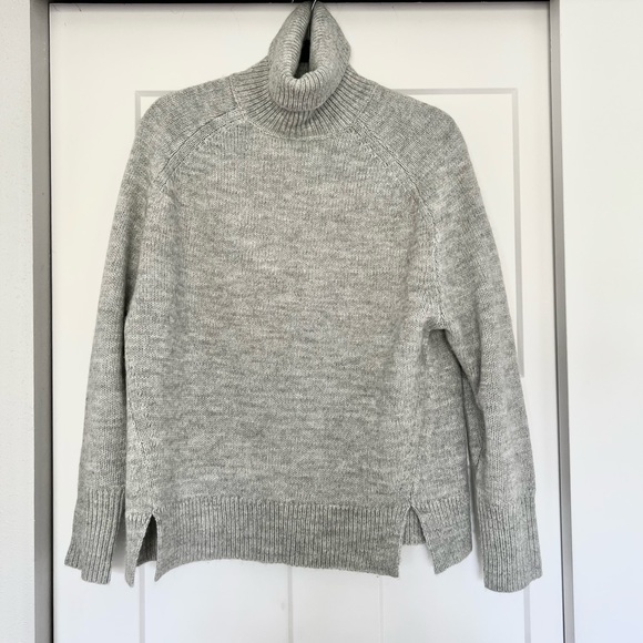 JCrew Women’s Turtleneck Sweater - Picture 1 of 11